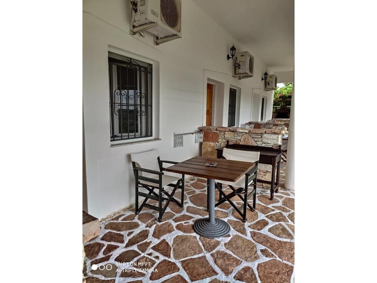 John'S Guesthouse Ксамил Экстерьер фото