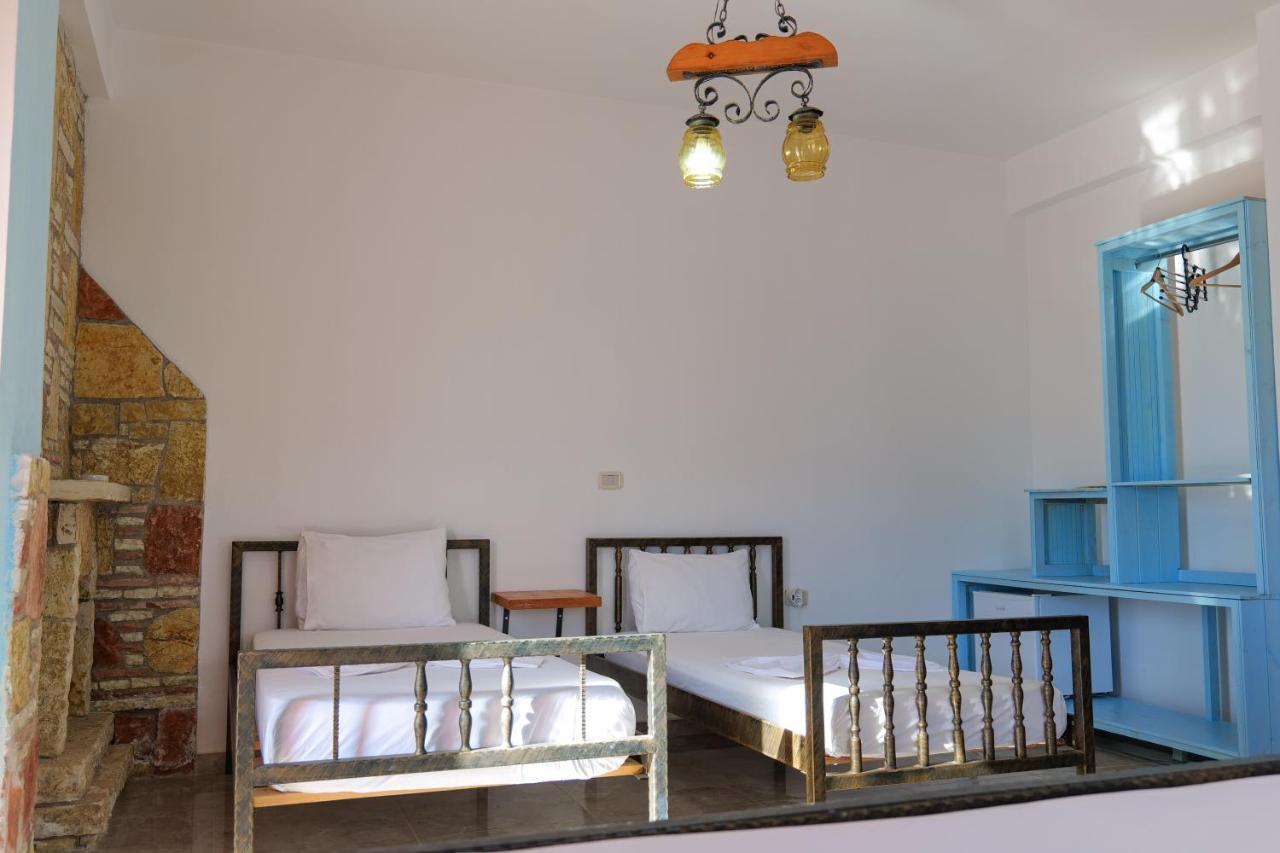 John'S Guesthouse Ксамил Экстерьер фото