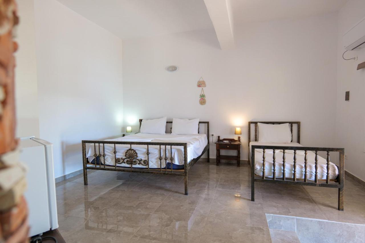 John'S Guesthouse Ксамил Экстерьер фото