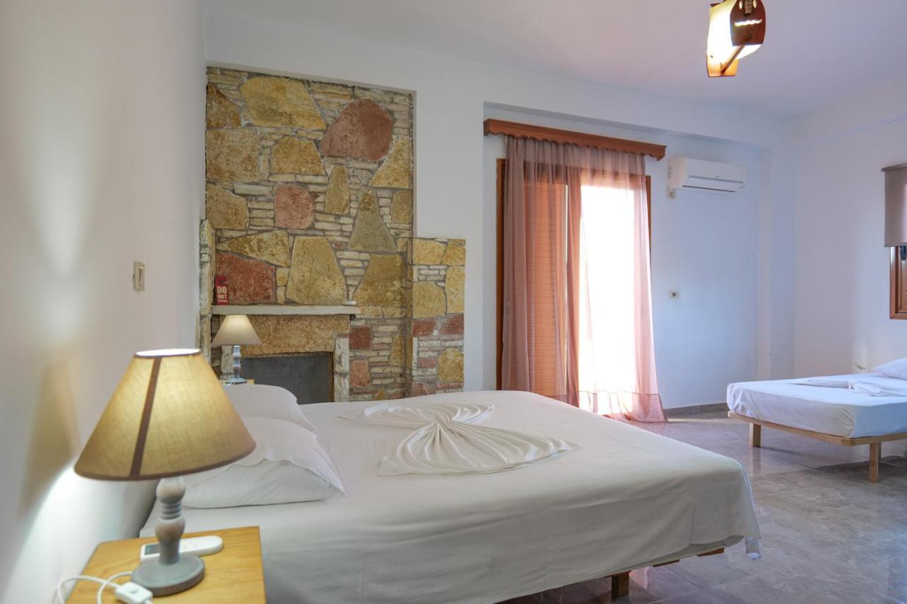 John'S Guesthouse Ксамил Экстерьер фото
