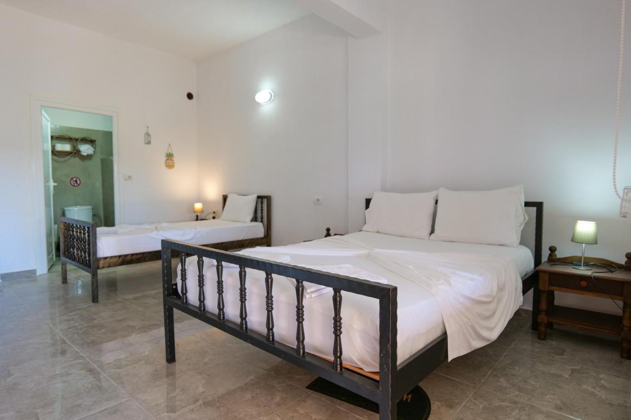 John'S Guesthouse Ксамил Экстерьер фото