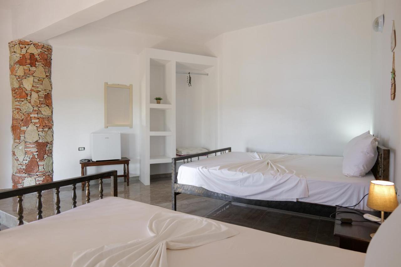 John'S Guesthouse Ксамил Экстерьер фото
