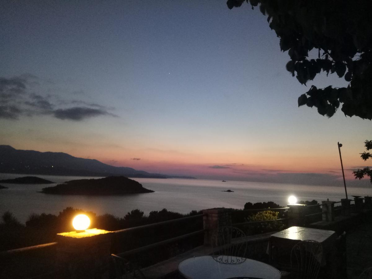 John'S Guesthouse Ксамил Экстерьер фото